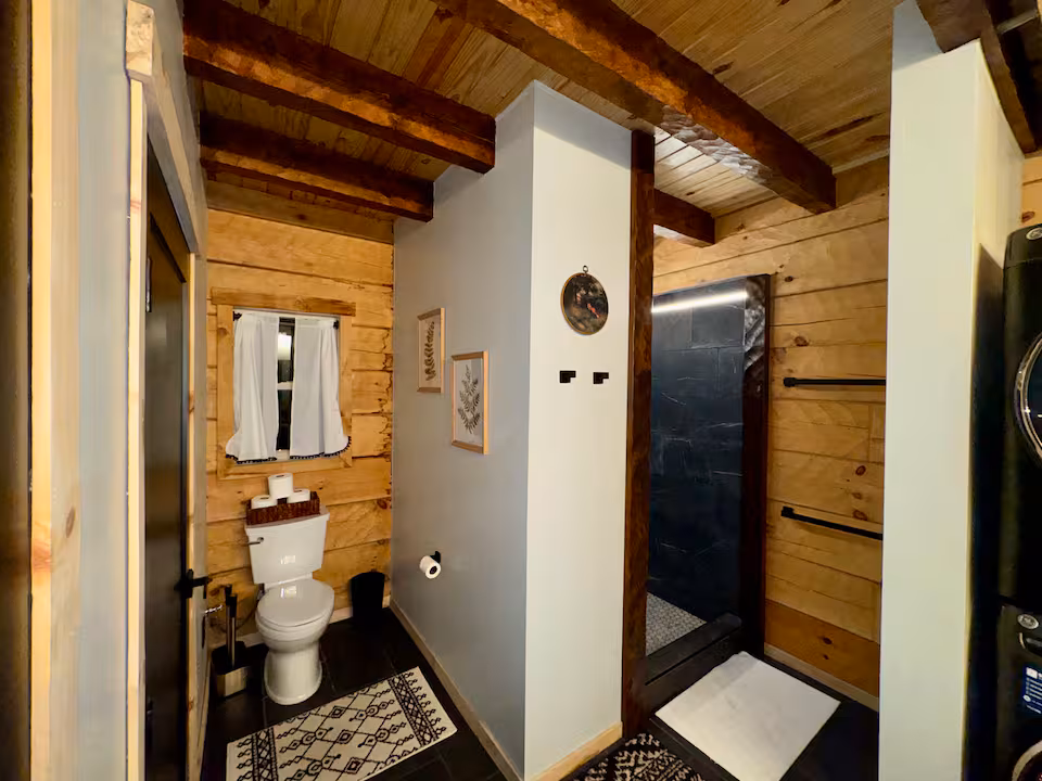 Full bathroom